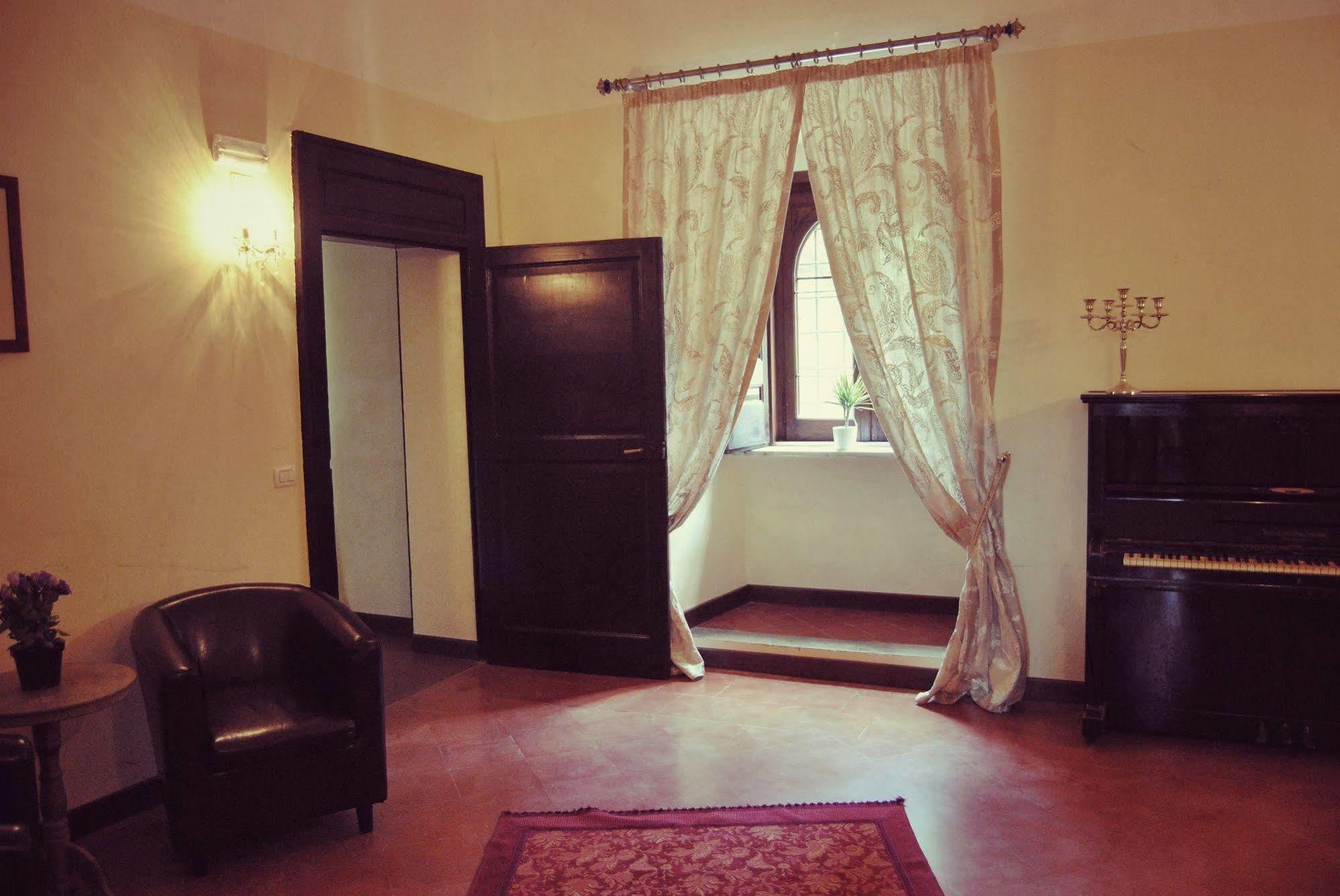 Residenza Ducale Hotel Bovino Luaran gambar