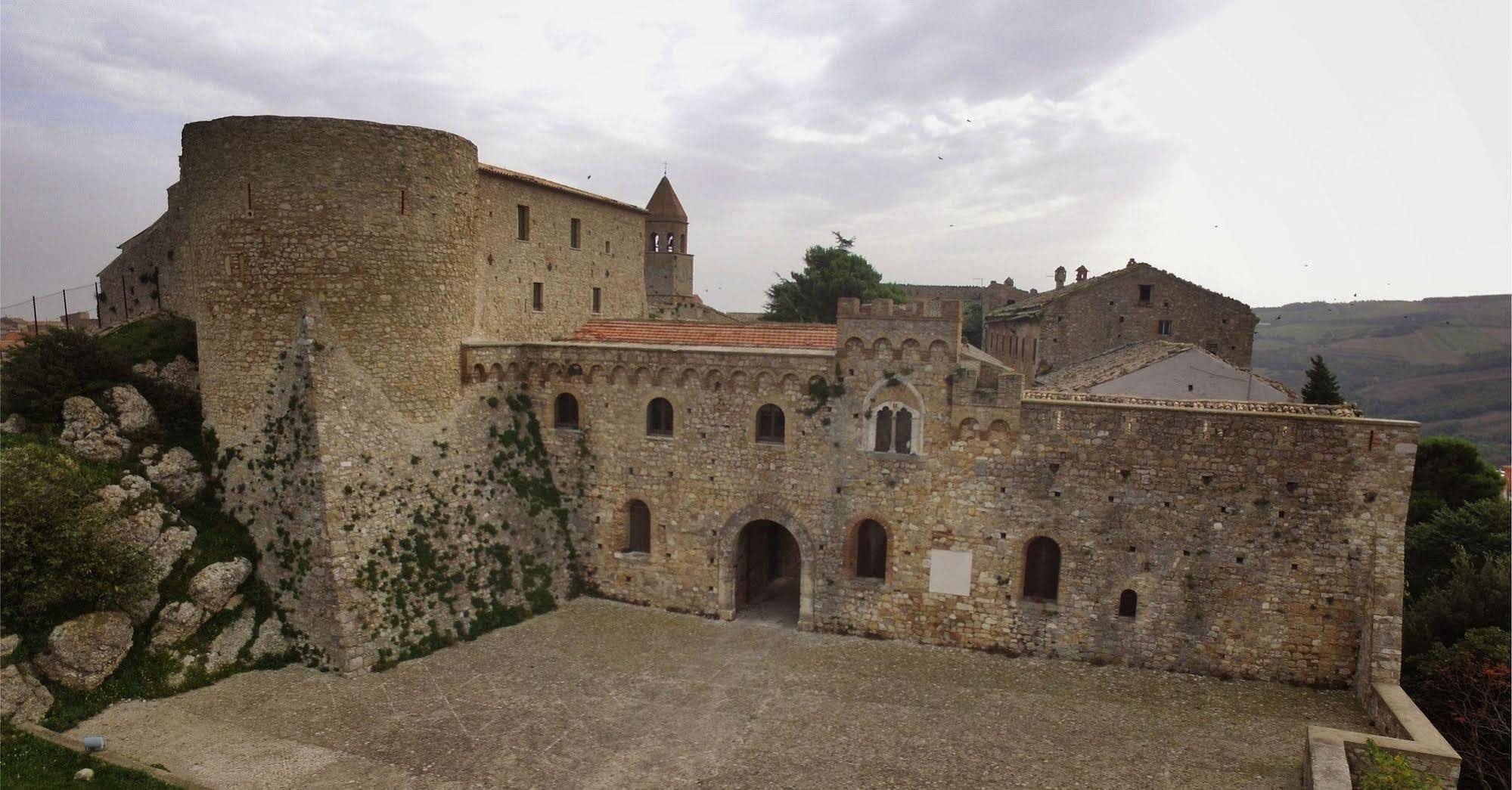 Residenza Ducale Hotel Bovino Luaran gambar